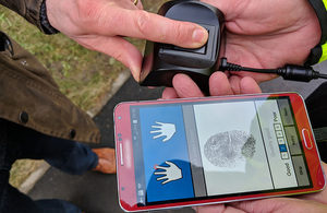 police fingerprint checking